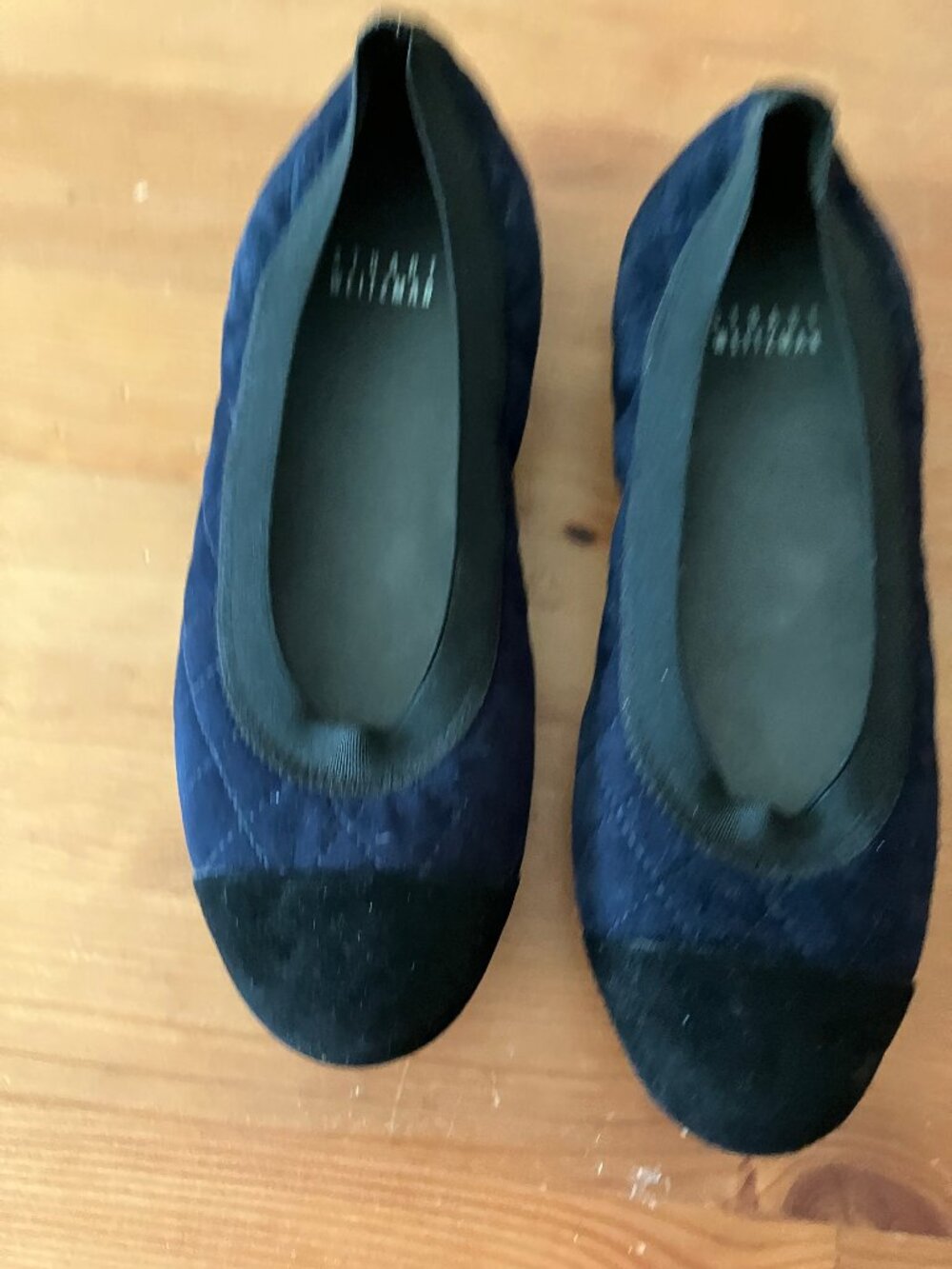 Stuart Weitzman Gabby ballet flat in  Navy Blue  Quilted suede Size 5 M